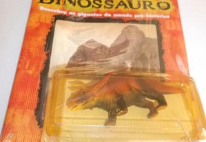 Dinossauro, com revista incluída