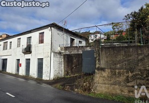 Moradia isolada T4 em Ponte da Barca, Vila Nova de Muía e Paço Vedro de Magalhães de 130 m²