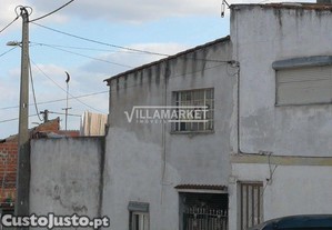 Moradia V3 da banca com 2 pisos situada em Beja - Alentejo