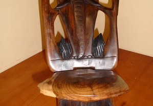 Cadeira Artesanal Elefante Tradição Africana