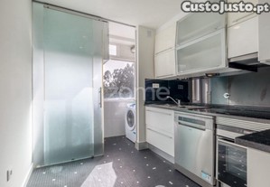 Apartamento T3 Renovado Em Pedrouços, Maia
