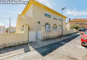 Apartamento Renovado T1 com Terraço em Lisboa - 1300 