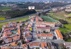 Apartamento T3 Com Garagem Fechada Em Águas...