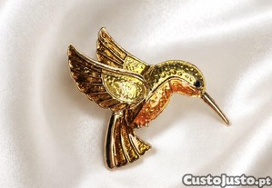 Alfinete dourado colibri