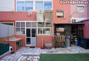 Apartamento t2 + 1 com terraço no centro da amadora