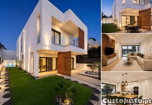 Moradia isolada T4 em Charneca de Caparica e Sobreda de 190 m²