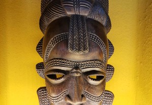 Máscara escultura angolana arte africana