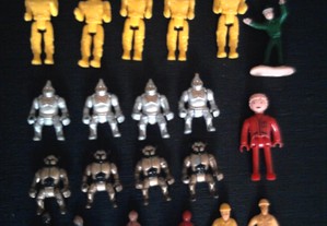 Várias miniaturas bonecos colecção