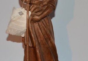 Estatueta Madeira Maciça Camponesa