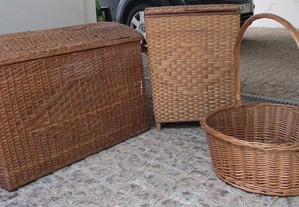 Vendo3 peças antigas em palha - Baú + Cesto +cesta