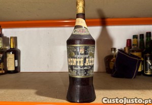 Old Brandy Monte alto, sem indicação de quantidade nem de teor alcoólico