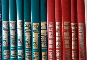 livros: "The new universal library - Internacional Yearbook", 11 volumes, 1970 a 1981