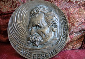 Medalha F Nietzsche 1844-1900 DE José de Moura .