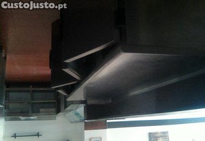 vrias bancadas em inox e balco frigorifico, etc