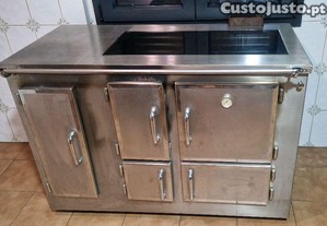 Fogo lenha para aquecimento central.