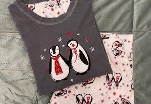 Pijama cinzento com pinguins