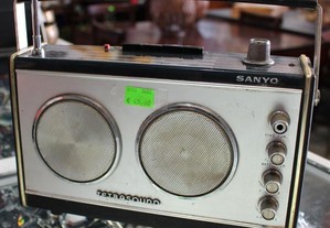 Rádio Antigo Sanyo Tetrasound