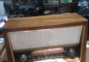 Rádio Antigo Lowe-Opta (Assistência Técnica)