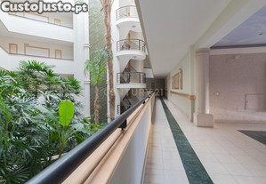 Apartamento T2 Moderno com garagem, piscina e ginásio em Lagos