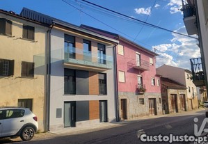 Moradia em banda T1 em Santa Ovaia e Vila Pouca da Beira de 90 m²