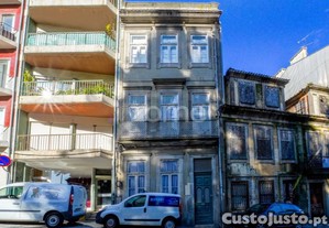 Prédio Junto Ao Hospital Santo António E...