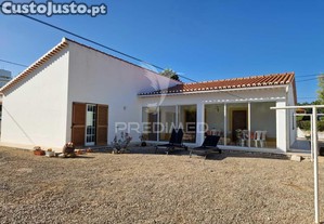 Aljezur - moradia térrea em aljezur, onde o sol bate à porta e a natureza dá os bons dias!