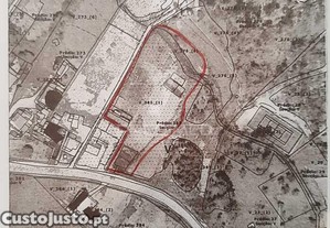 Terreno urbano com 3545 m² na zona de sesimbra / zambujal, incluindo armazém de 120 m² e viabilidade de construção até 138,18 m²