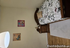 Quarto à Casa da Música Menina