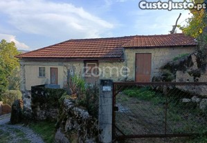 Moradia T1 Para Restauro Em Rossas, Vieira Do...