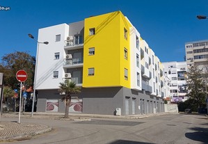 Apartamento T3 com garagem - centro do Montijo