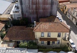 Moradia Histórica Em Vila Nova De Gaia