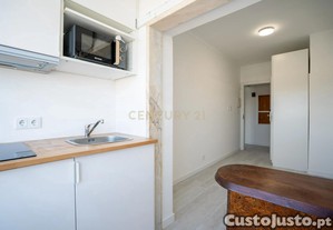 Apartamento na Amadora transformado em 5 modernos estdios