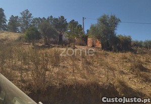 Moradia Em Ruína Com Terreno De 13.000M2, Odemira
