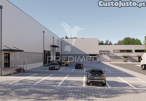 Armazém com 913m2 em arruda dos vinhos