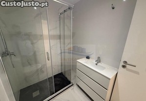 T3 Totalmente Renovado Com Suíte Na Damaia