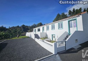 Moradia isolada T2 em Lajes do Pico de 85 m²