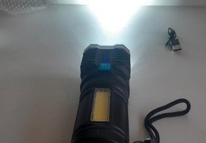 Potente Lanterna Mão 4 LED +COB USB Bateria Embutida Recarregável Nova
