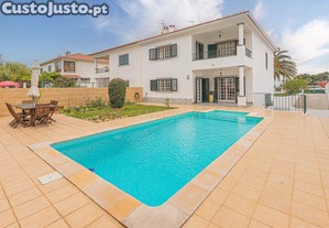 Magnifica moradia T4 com piscina, Jardim, boas áreas e exposição solar privilegiada para em Sintra, Almargem do Bispo.