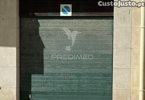 Parqueamento coberto em sines