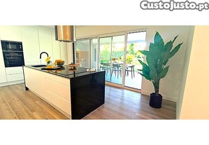 Moradia T4 Com Piscina Na Aroeira
