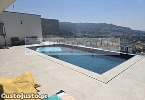 Moradia Ind. T3 Com Piscina, Excelente...