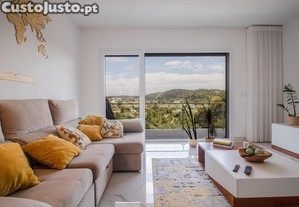 Apartamento t3 com vistas panorâmicas, elevador e garagem espaçosa