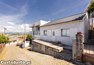 Moradia T2 Térrea Com 190M2 De Terreno Em...