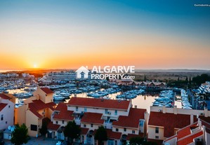 Espaço Comercial localizado na Marina de Vilamoura, Algarve