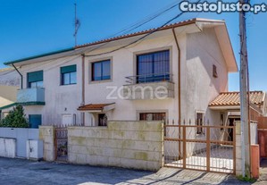 Moradia T3 De 3 Frentes Em Valbom - Gondomar -...