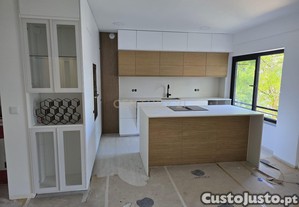 Apartamento T3 em Almada Rua Ramiro Ferrão