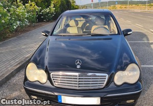 Mercedes-Benz C 200 Elegance - 01