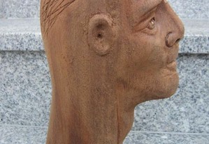estatua escultura busto em madeira