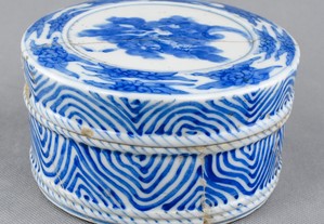 Caixa redonda em porcelana da China, Azul e Branco, Séc. XVIII