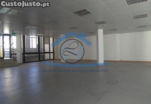 Prédio distinto ao centro da cidade de Vila Real